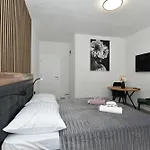 Jeta 2 Studio & Rooms