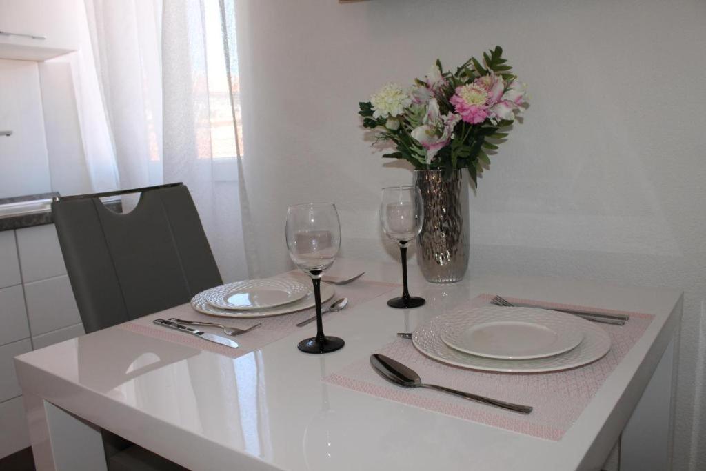 Apartment Jeta 2 & *